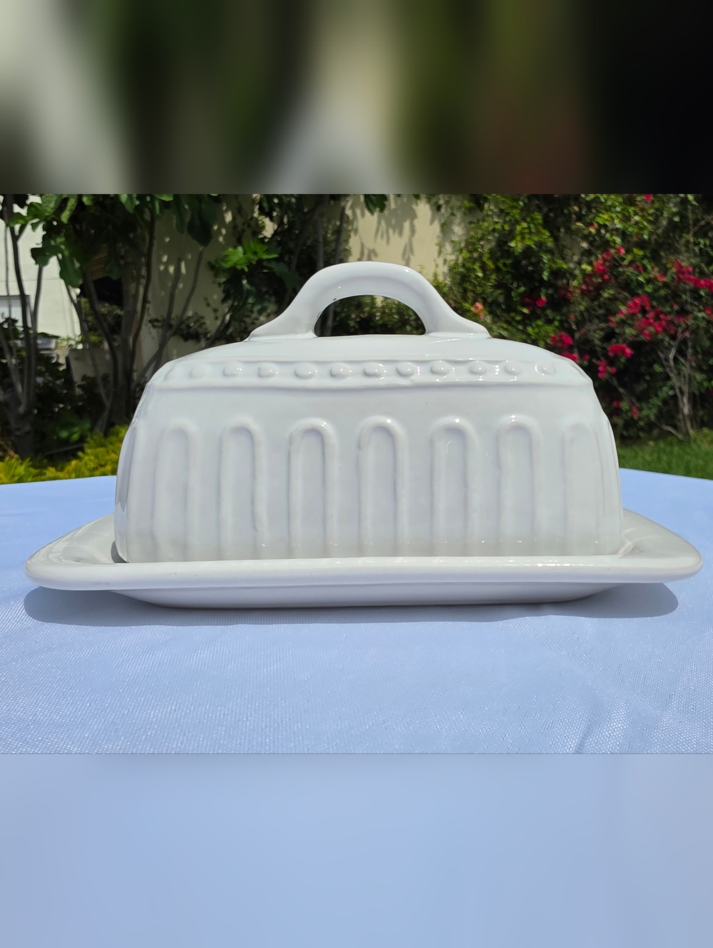 Nicole Miller New York White Ceramic Butter Dish Covered Butter Keeper